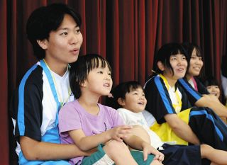 生徒と園児 一緒に成長　桑名北高校と深谷保育所、交流20年