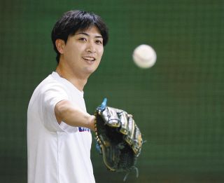 中日】涌井秀章、竜のユニホーム初披露「ユニ似合う？」山本＆福島
