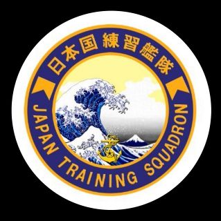海自の練習艦が北極海で出会った