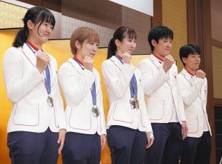 「トップ選手に食らい付く」と篠塚大登　卓球日本代表のパリ五輪報告会、女子は中国への雪辱誓う