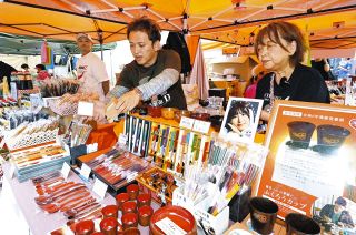 大好きだった朝市、亡き娘と今も一緒に　奥能登豪雨から2年、遺族「とにかく早く避難して」