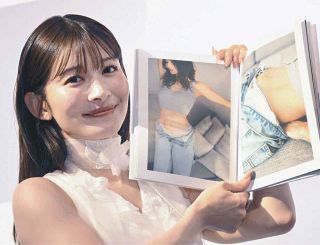 フリーアナ・山本里菜　初のフォトブックで水着グラビアにも挑戦「格好良く、でもエロさも残しつつ、おしゃれに、という１枚になっていると思う」