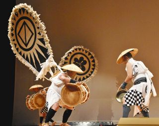 三遠南信の風流踊4団体が集結　長野で南信州民俗芸能フェス