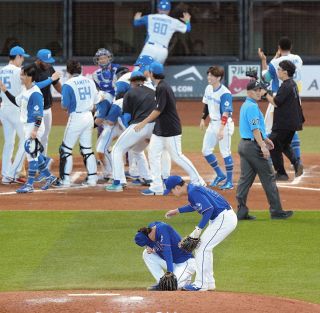 中日・高橋周平、「ぼく、立ってます？」 久々のお立ち台に”珍回答
