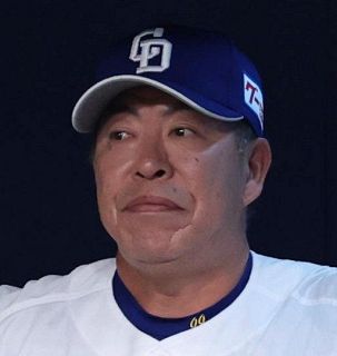 中日】現役引退した平田良介さんが異例のフリー打撃、18年のユニホーム