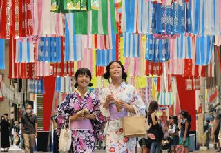 一宮七夕まつり開幕　1000本の吹き流し、鮮やかに涼しげに
