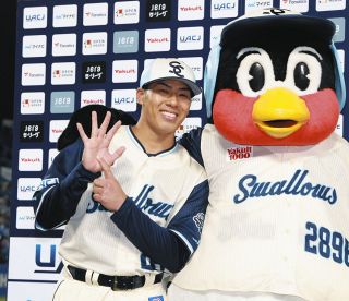 ロッテ・佐々木朗希×オリックス・宮城大弥、“仲良しコンビ”のコラボ