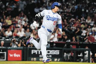 【今回限り】本物の本塁打王！MLB通算755本 ハンク.アーロン・直筆サイン色紙 ハンク・アーロンさん死去 メジャー通算755本塁打 NPB記録持つ王貞治