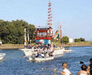 「永久に続けていきたい」　三重県明和町で大淀祇園祭、海上渡御や花火でにぎわう