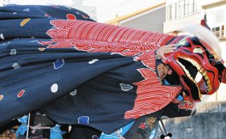 秋晴れの飯田で躍動する熱気　南信州獅子舞フェスティバル　
