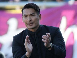 鹿島】FW上田がモデルの由布菜月と結婚を発表：中日スポーツ・東京中日