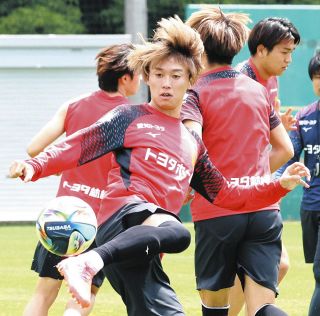 選手実使用 小倉隆史 名古屋グランパス　ユニフォーム 練習着 元名古屋グランパス・小倉隆史さんが東海学園大のテクニカル