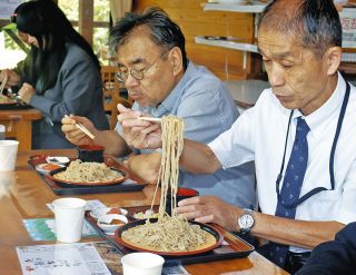 新そばと奈川の秋を満喫して　松本で恒例の「まつり」始まる