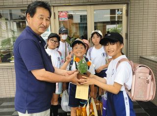 花でつなぐ地域と児童　多治見の各小学校で「花いっぱい運動」