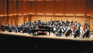 御嵩出身の梅田さん、迫力あるピアノ披露　可児交響楽団が定演、650人歓声