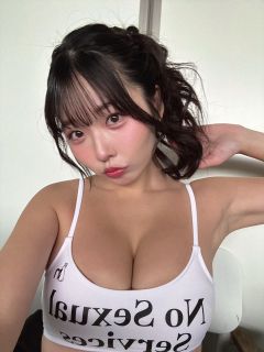 【実際の投稿】秋田そな、こんがり「ちょっとギャルっぽい」プール会撮影オフショ