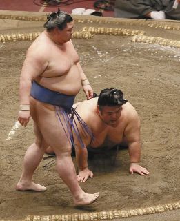 照ノ富士も…幕内の休場11人、もはや本場所の態をなしていない 本来お相撲さんは健康優良児の代名詞だったのに【北の富士コラム】