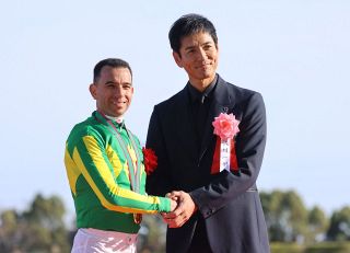 WATWING」八村倫太郎、初写真集は「主観で100点」24歳の“記録したい