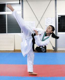 浅野川大橋 愛着うつす 建設100年 写真、絵画コンテスト表彰式：北陸中