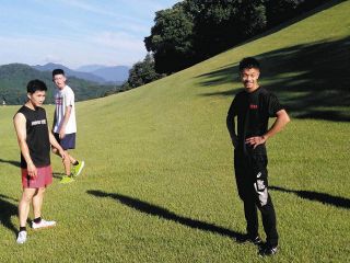 WBOフライ級王者の中谷潤人がゴルフ場で走り込み 「普段走るのとはまた違った刺激」【ボクシング】