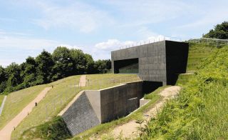 木梨憲武さん 感性光る個展 地元ガラス作家との共作も：北陸中日新聞Web