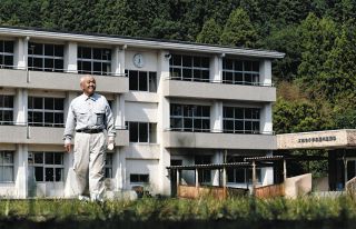 止まったままの校舎の時計「まさかこんなに人が減るとは」　人口減少、三重県内4割が「消滅可能性自治体」
