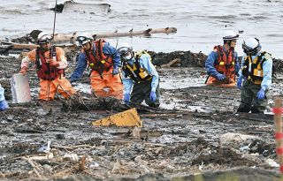 能登豪雨から1週間、安否不明者発見へ懸命の捜索続く