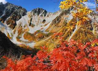 「例年より良い」北アルプス・涸沢カールで紅葉見ごろ　長野県松本市