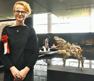 「作品を通じ平和取り戻したい」　国際陶磁器展グランプリのポートノヴァさん