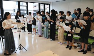 「ぞうれっしゃ」の絵本を劇に　多治見で合唱団がメンバーを募集