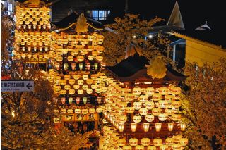 【動画・写真特集】晴れ舞台に華やぐ城下町「犬山祭」が開幕　満開の桜、車山巡行