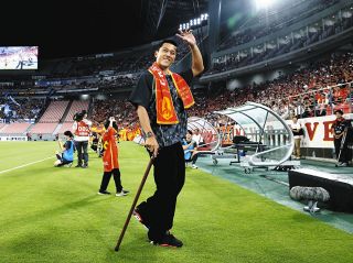 車いすテニス・小田凱人、”元サッカー少年”地元ピッチで感動の雄たけび！「テニスとは違った空気、熱量」　Ｊ１名古屋－Ｇ大阪戦でキックインセレモニー