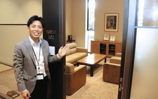 93歳画家、中村田鶴さん 東区施設に大作寄贈 ：中日新聞