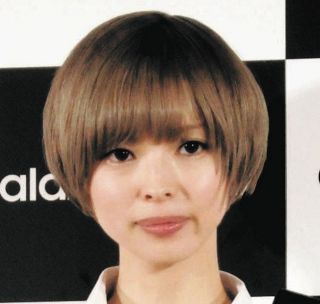 伝説のキャバ嬢”エンリケが35歳誕生日で『1008本の薔薇』『オリシャン