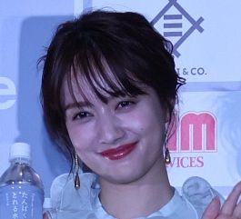 ミポリン可愛い』中山美穂が60歳浜田雅功と2ショット「とら兄ちゃん