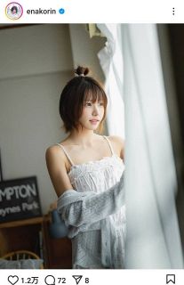 ◇倉科カナ、雰囲気違うチェキの1枚【写真】：中日スポーツ