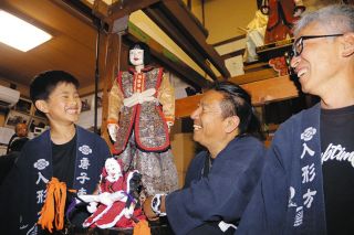 からくりの新星、祭り愛　4日、常滑で東郷の小4・伊藤さんが唐子車デビュー