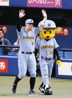阪神】佐藤輝明、3戦ぶりの15号ソロで交流戦新人最多記録の5本塁打目を