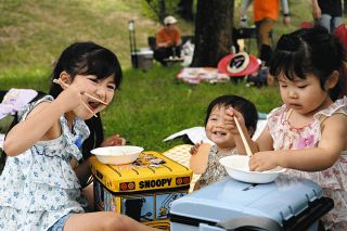 ジンギスカンに400人が舌鼓　一宮で毛織物産業にちなみBBQ
