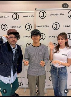 ◇平野紫耀とRIEHATAさんノリノリツーショット【写真】：中日スポーツ