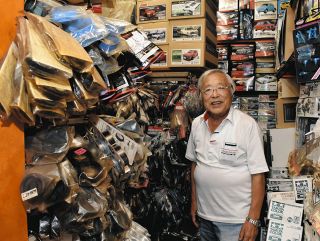 常連客や愛好家の「かつての子ども」でにぎわう津の老舗模型店「小林模型」