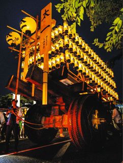 夜を彩る「上せ車」が初の奉曳　伊勢市で伊勢まつり開幕