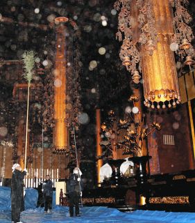 善光寺で年末恒例「お煤払い」 「来る年も笑顔で平穏に」