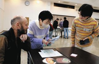 翻訳アプリで接客は安心　伊那市観光協、民泊受け入れ家庭に講習会