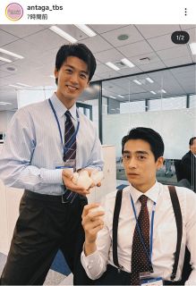 ◇広末涼子、「よろしくお願いします」ハダシで白い衣装のショット