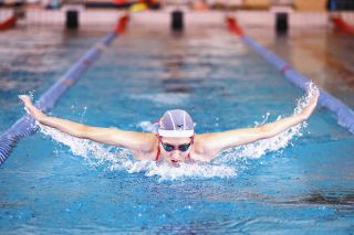 池江璃花子3キロ超泳ぐ 10月競技復帰を目標に「やっと上が見えてきた感じ。みんなと一緒に泳げるようになった」