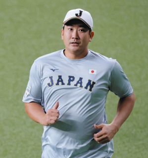 WBC準決勝】吉田正尚、同点3ランに列島歓喜。スマイルの白い歯にも
