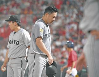 侍ジャパン」井端監督、日米大学野球で始球式 背番号「89」ユニ