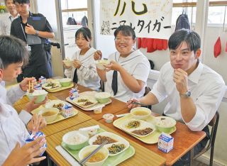 越前焼作家の土肌生かす器 越前町 新藤さん展示：日刊県民福井Web