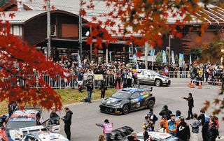 山里にラリーカーがきた！　旧伊勢神トンネル全速力で通過、休憩施設ではおもてなし